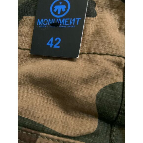 Monument Army Camo Cargo Short Men's Size 42 New - Picture 10 of 12